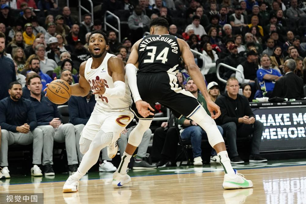 持球策应 持球策应